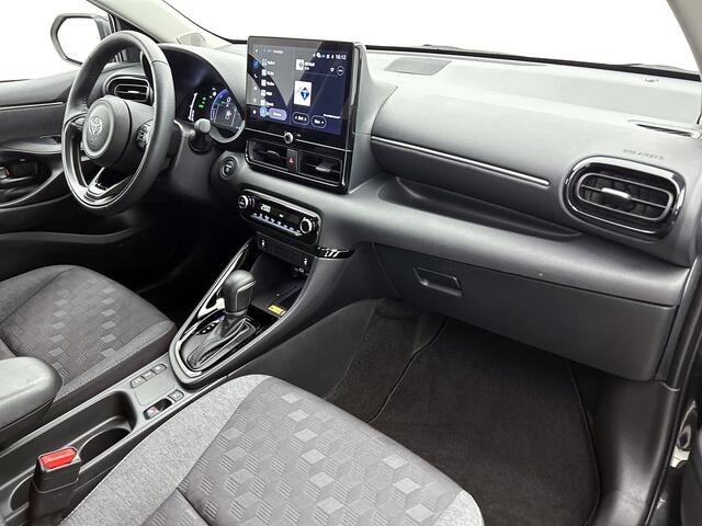 Toyota YARIS 1.5 Hybrid 115 Dynamic | BTW voertuig | Stoel+stuurverwarming | Apple CarPlay/Android Auto | Climate Control | Cruise Control Adaptive | Achteruitrijcamera | Parkeersensoren voor+achter |