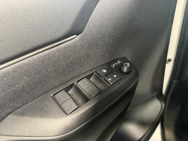 Toyota YARIS Cross 1.5 Hybrid 115 Dynamic | Parelmoer lak | Apple Carplay | Toyota Safety Sense |