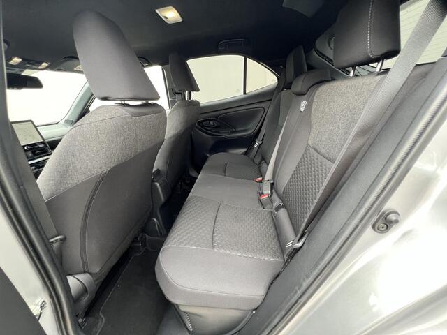 Toyota YARIS Cross 1.5 Hybrid 115 Dynamic / Dealer onderhouden / Navigatie via abbo of Apple Carplay Android / Stuur-, stoel- en voorruitverwarming / Climate control / 17 LM wielen /
