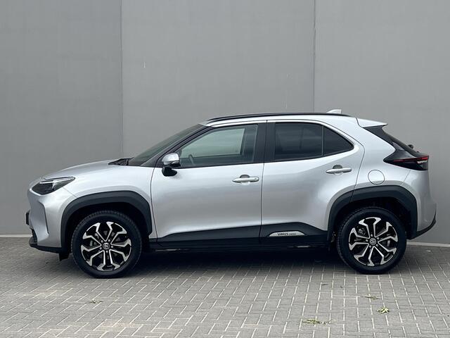 Toyota YARIS Cross 1.5 Hybrid 115 Dynamic / Dealer onderhouden / Navigatie via abbo of Apple Carplay Android / Stuur-, stoel- en voorruitverwarming / Climate control / 17 LM wielen /
