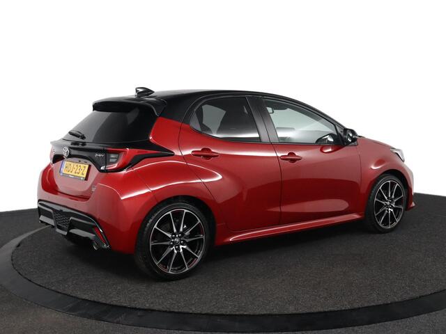 Toyota YARIS 1.5 Hybrid 130 GR SPORT | JBL Audio | Panoramadak | Parkeer sensoren |