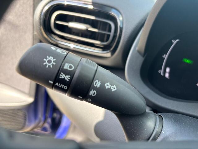 Toyota YARIS Cross 1.5 Hybrid 115 Business Plus Parkeersensoren voor + achter, Stoelverwarming, slechts 4500km!