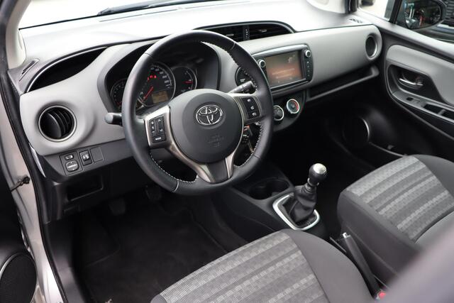 Toyota YARIS 1.3 VVT-i Aspiration, Bluetooth, Airco, cruise control, Parkeercamera, Start/Stop.