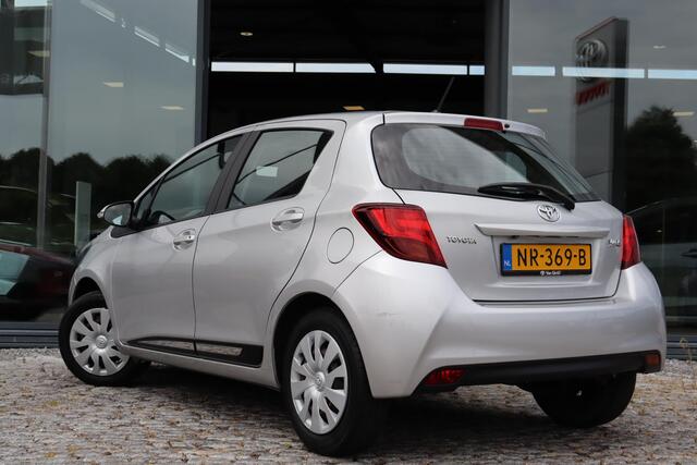 Toyota YARIS 1.3 VVT-i Aspiration, Bluetooth, Airco, cruise control, Parkeercamera, Start/Stop.