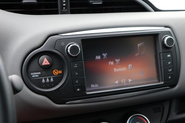 Toyota YARIS 1.3 VVT-i Aspiration, Bluetooth, Airco, cruise control, Parkeercamera, Start/Stop.