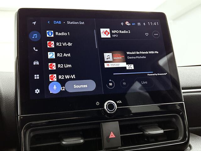 Toyota YARIS 1.5 Hybrid 115 Dynamic Comfort Pack | BTW voertuig | Stoel+stuurverwarming | Parkeersensoren voor+achter | Dodehoek detectie | Draadloze telefoonlader | Apple CarPlay/Android Auto | Cruise Control Adaptive |