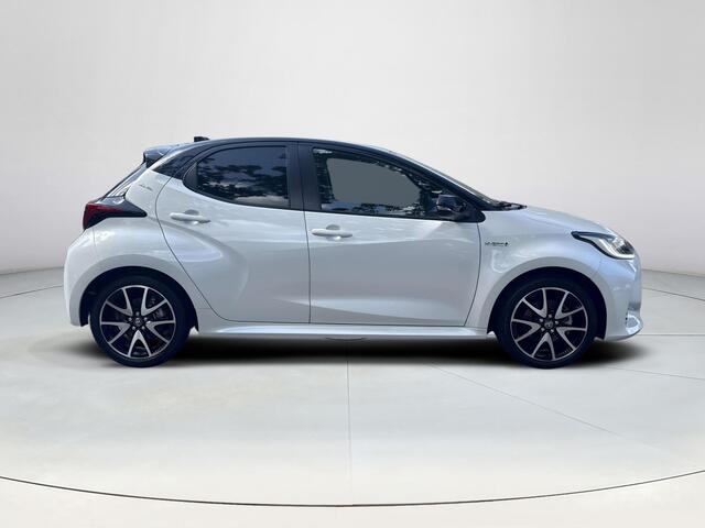 Toyota YARIS 1.5 Hybrid Style Bi-Tone | 06-1014101018 Voor meer informatie