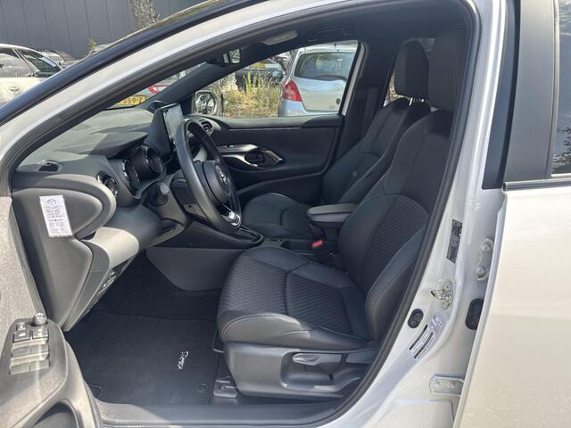 Toyota YARIS 1.5 Hybrid Style Bi-Tone | 06-1014101018 Voor meer informatie