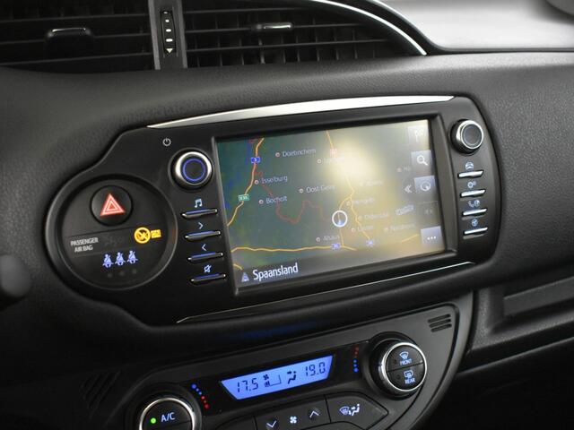 Toyota YARIS 1.5 VVT-i Executive | Navigatie | Camrea | All Season banden