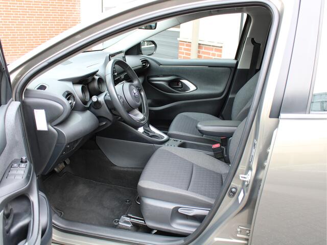 Toyota YARIS 1.5 Hybrid Dynamic /NAVI/16'LM/Keyless/Camera/Lane assist/ACC/DAB+/Carplay/ISOFIX/NAP! 1e eig!