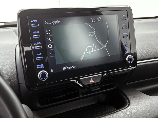 Toyota YARIS 1.5 Hybrid Style + | BTW voertuig | Head-Up Display | Dodehoek detectie | Parkeersensoren voor+achter | Draadloze telefoonlader | Navigatie | Apple CarPlay/Android Auto |