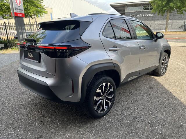 Toyota YARIS Cross 1.5 Hybrid 115 First Edition // ADAPT. CRUISE // KEYLESS // APPLE-ANDROID AUTO // CAMERA // STOELVERWARMING //