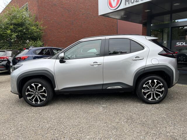Toyota YARIS Cross 1.5 Hybrid 115 First Edition // ADAPT. CRUISE // KEYLESS // APPLE-ANDROID AUTO // CAMERA // STOELVERWARMING //