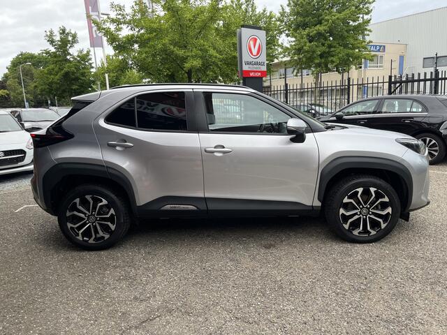 Toyota YARIS Cross 1.5 Hybrid 115 First Edition // ADAPT. CRUISE // KEYLESS // APPLE-ANDROID AUTO // CAMERA // STOELVERWARMING //