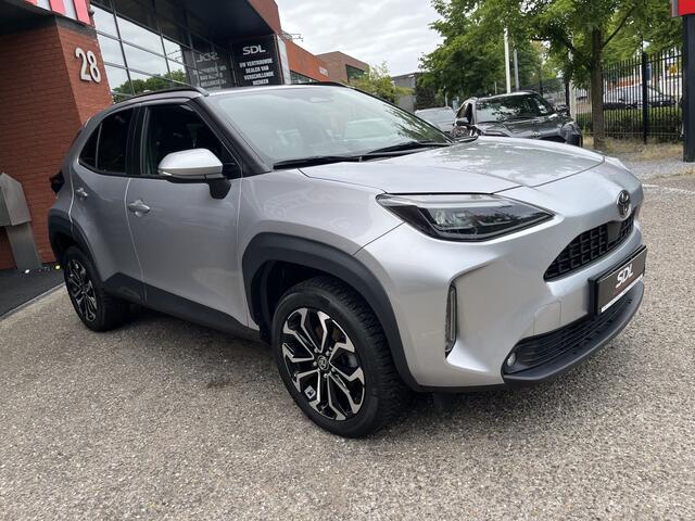 Toyota YARIS Cross 1.5 Hybrid 115 First Edition // ADAPT. CRUISE // KEYLESS // APPLE-ANDROID AUTO // CAMERA // STOELVERWARMING //