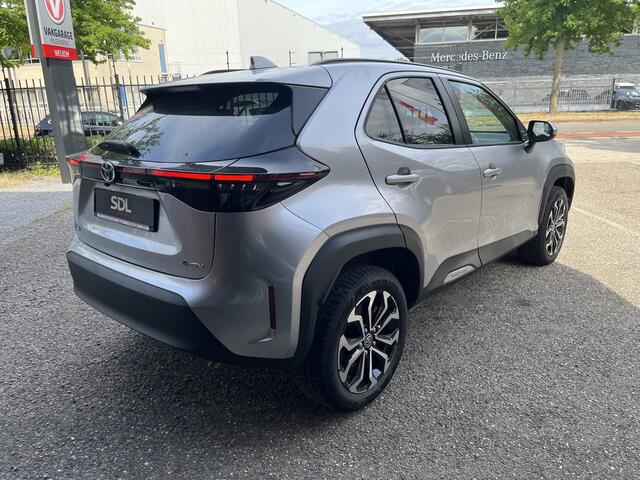 Toyota YARIS Cross 1.5 Hybrid 115 First Edition // ADAPT. CRUISE // KEYLESS // APPLE-ANDROID AUTO // CAMERA+SENSOREN // STOELVERWARMING //