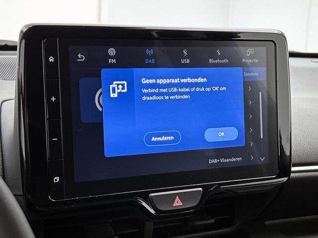 Toyota YARIS 1.5 Hybrid 115 First Edition Comfort Pack | BTW voertuig | Dodehoek detectie | Stoel+stuurverwarming | Parkeersensoren voor+achter | Apple CarPlay/Android Auto | Cruise Control Adaptive |