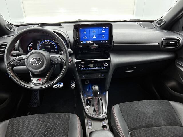 Toyota YARIS Cross 1.5 Hybrid GR Sport | BTW voertuig | Head-Up Display | JBL | Dodehoek detectie | Parkeersensoren voor+achter | elektrische achterklep | Stoelverwarming | Navigatie | Apple CarPlay/Android Auto |