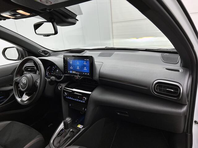 Toyota YARIS Cross 1.5 Hybrid GR Sport | BTW voertuig | Head-Up Display | JBL | Dodehoek detectie | Parkeersensoren voor+achter | elektrische achterklep | Stoelverwarming | Navigatie | Apple CarPlay/Android Auto |