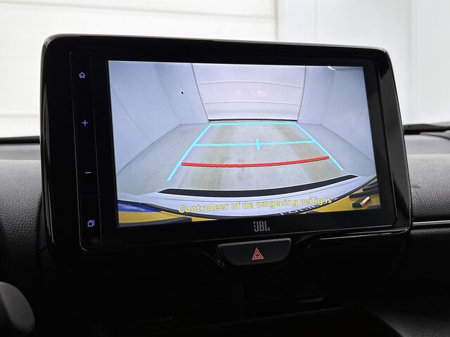 Toyota YARIS Cross 1.5 Hybrid GR Sport | BTW voertuig | Head-Up Display | JBL | Dodehoek detectie | Parkeersensoren voor+achter | elektrische achterklep | Stoelverwarming | Navigatie | Apple CarPlay/Android Auto |
