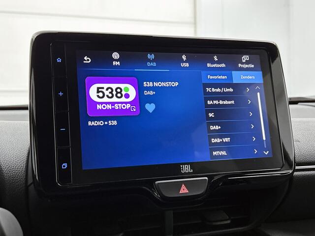 Toyota YARIS Cross 1.5 Hybrid GR Sport | BTW voertuig | Head-Up Display | JBL | Dodehoek detectie | Parkeersensoren voor+achter | elektrische achterklep | Stoelverwarming | Navigatie | Apple CarPlay/Android Auto |