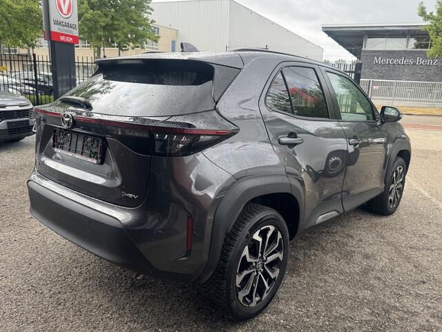 Toyota YARIS Cross 1.5 Hybrid 115 First Edition // ADAPT. CRUISE // KEYLESS // APPLE-ANDROID AUTO // CAMERA+SENSOREN // STOEL + STUUR VERWARMING //
