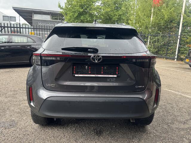 Toyota YARIS Cross 1.5 Hybrid 115 First Edition // ADAPT. CRUISE // KEYLESS // APPLE-ANDROID AUTO // CAMERA+SENSOREN // STOEL + STUUR VERWARMING //