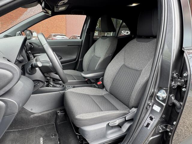 Toyota YARIS Cross 1.5 Hybrid 115 First Edition // ADAPT. CRUISE // KEYLESS // APPLE-ANDROID AUTO // CAMERA+SENSOREN // STOEL + STUUR VERWARMING //
