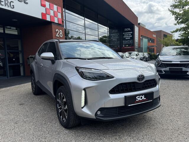 Toyota YARIS Cross 1.5 Hybrid 115 First Edition // ADAPT. CRUISE // KEYLESS // APPLE-ANDROID AUTO // CAMERA+SENSOREN // STOEL + STUUR VERWARMING //