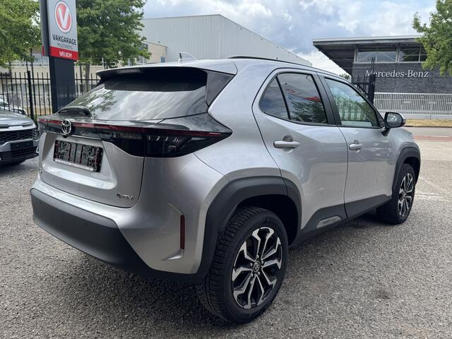 Toyota YARIS Cross 1.5 Hybrid 115 First Edition // ADAPT. CRUISE // KEYLESS // APPLE-ANDROID AUTO // CAMERA+SENSOREN // STOEL + STUUR VERWARMING //