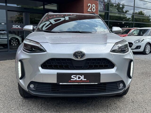 Toyota YARIS Cross 1.5 Hybrid 115 First Edition // ADAPT. CRUISE // KEYLESS // APPLE-ANDROID AUTO // CAMERA+SENSOREN // STOEL + STUUR VERWARMING //