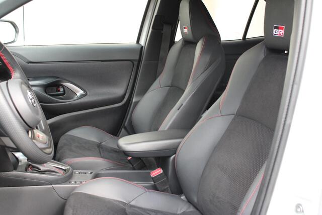 Toyota YARIS Cross 1.5 Hybrid GR Sport / JBL / ELEKTR A.KLEP / TWO TONE / APPLE /ANDROID AUTO / NAVIGATIE