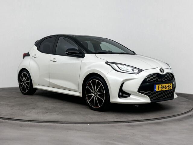 Toyota YARIS 1.5 Hybrid GR Sport Bi-tone Pearl White / Zwart dak | Apple carplay | Android Auto | All Season banden |