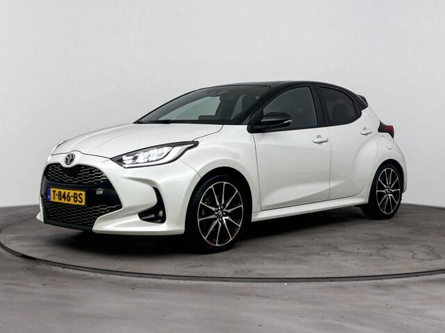 Toyota YARIS 1.5 Hybrid GR Sport Bi-tone Pearl White / Zwart dak | Apple carplay | Android Auto | All Season banden |