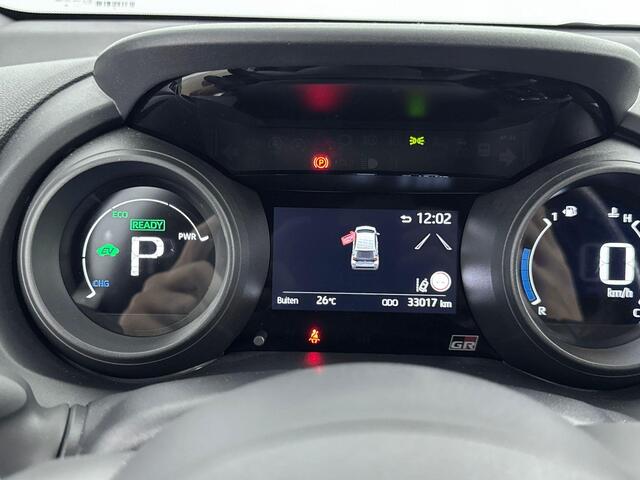 Toyota YARIS 1.5 Hybrid GR Sport Bi-tone Pearl White / Zwart dak | Apple carplay | Android Auto | All Season banden |
