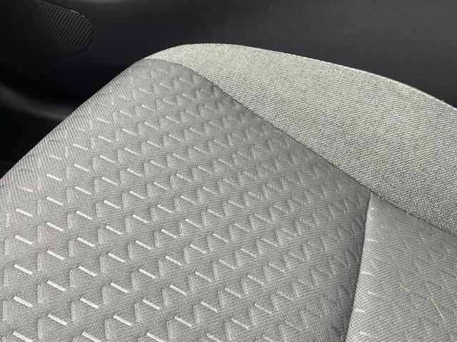 Toyota YARIS Cross 1.5 Hybrid 115 Dynamic **DODEHOEK DETECTIE/ STOEL EN STUURVERWARMING/ KEYLESS**