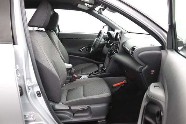 Toyota YARIS Cross 1.5 Hybrid 115 First Edition | Origineel NL | Led Verlichting | Navigatie Groot scherm | Keyless Entry |
