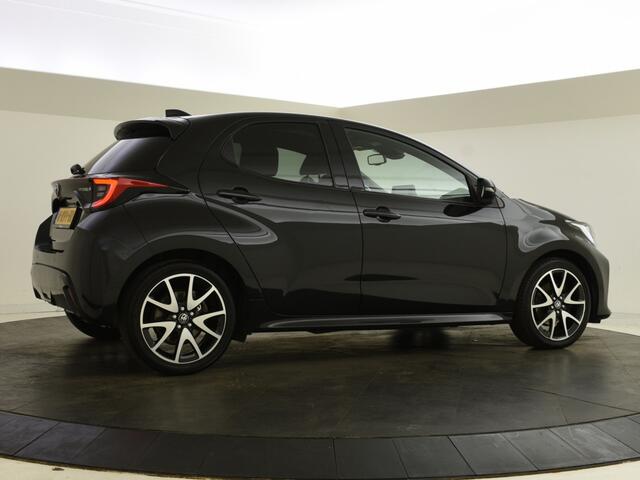 Toyota YARIS 1.5 Hybrid Executive | Panoramadak | Parkeersensoren V+A | JBL