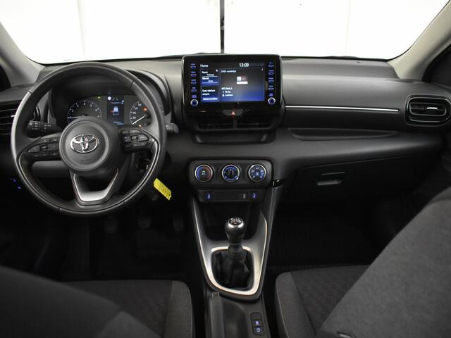 Toyota YARIS 1.5 VVT-i Active | All Season | Carplay Camera