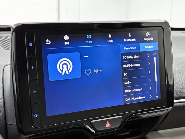 Toyota YARIS 1.5 Hybrid Executive | Dealer Onderhouden | Lichte kleur half lederen bekleding | Dodehoek detectie | Head-Up Display | Stoel+stuurverwarming | Parkeersensoren voor+achter | Navigatie | Cruise Control Adaptive |