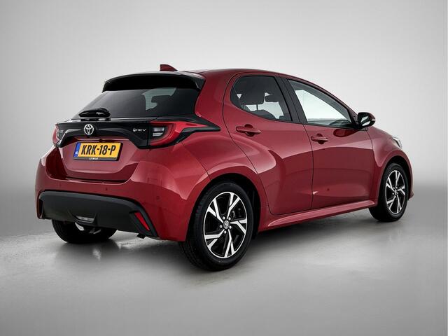 Toyota YARIS 1.5 Hybrid 115 First Edition Comfort Pack | BTW voertuig | Dodehoek detectie | Stoel+stuurverwarming | Parkeersensoren voor+achter | Draadloze telefoonlader | elektrisch verstel/inklapbare spiegels | Apple CarPlay/Android Auto