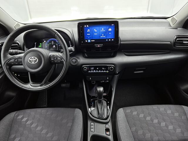 Toyota YARIS 1.5 Hybrid 115 First Edition Comfort Pack | BTW voertuig | Dodehoek detectie | Stoel+stuurverwarming | Parkeersensoren voor+achter | Draadloze telefoonlader | elektrisch verstel/inklapbare spiegels | Apple CarPlay/Android Auto