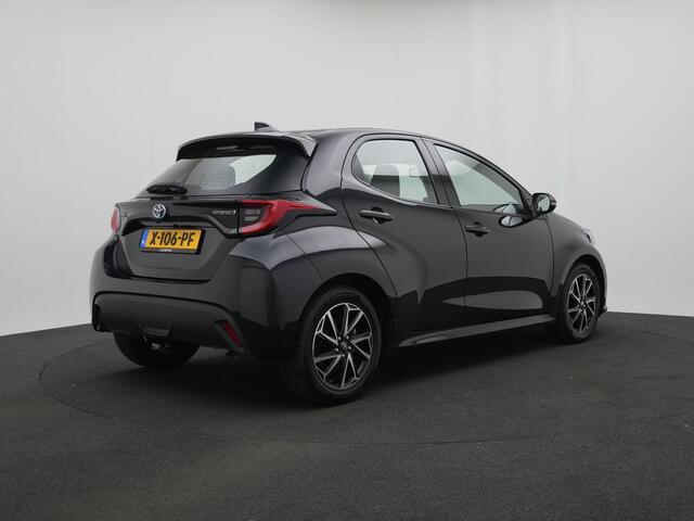 Toyota YARIS 1.5 Hybrid Dynamic | NL-Auto | Parkeercamera | LM velgen |