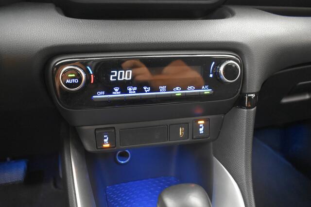 Toyota YARIS 1.5 Hybrid 115 First Edition Camera Stoel Verwarming
