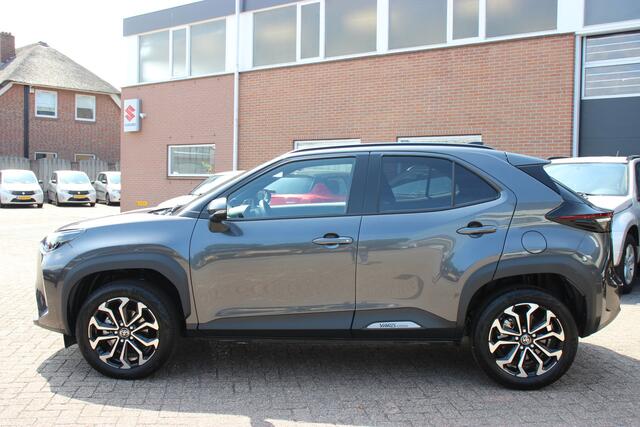Toyota YARIS Cross 1.5 Hybrid Dynamic Automaat | Stoelverwarming | Sensoren rondom | Adapt. cruise | Keyless |
