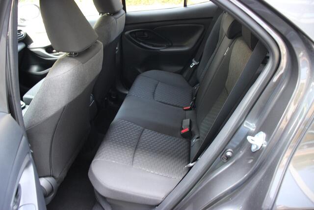 Toyota YARIS Cross 1.5 Hybrid Dynamic Automaat | Stoelverwarming | Sensoren rondom | Adapt. cruise | Keyless |
