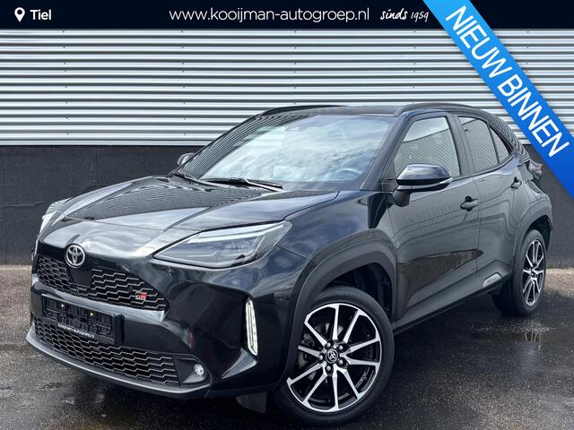 Toyota YARIS Cross 1.5 Hybrid GR Sport Panoramadak, Stoelverwarming, Parkeersensoren voor + achter, GR Sport interieur en exterieur delen.