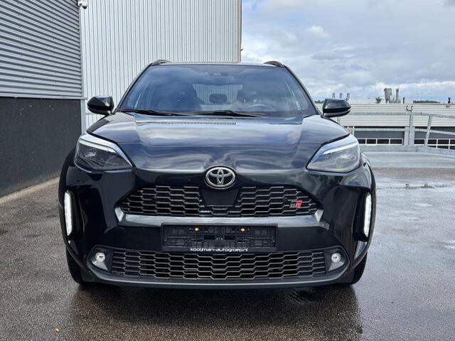 Toyota YARIS Cross 1.5 Hybrid GR Sport Panoramadak, Stoelverwarming, Parkeersensoren voor + achter, GR Sport interieur en exterieur delen.