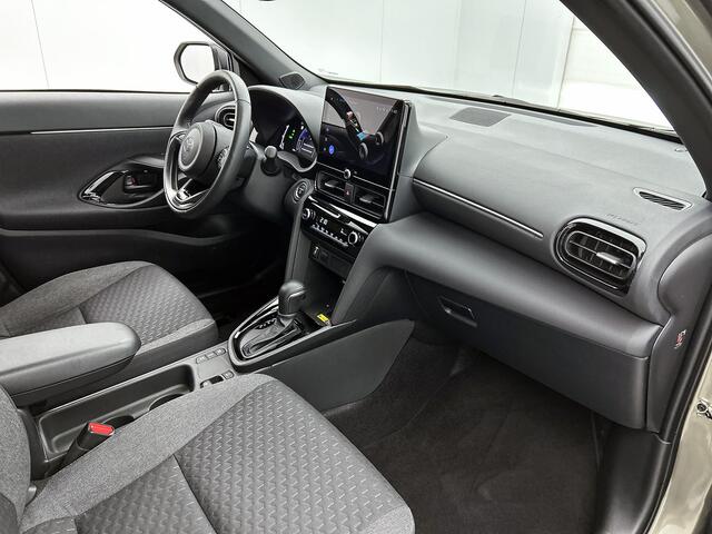 Toyota YARIS Cross 1.5 Hybrid 115 First Edition + | BTW voertuig | Stoel+stuurverwarming | Draadloze telefoonlader | Apple CarPlay/Android Auto | Cruise Control Adaptive | Achteruitrijcamera |