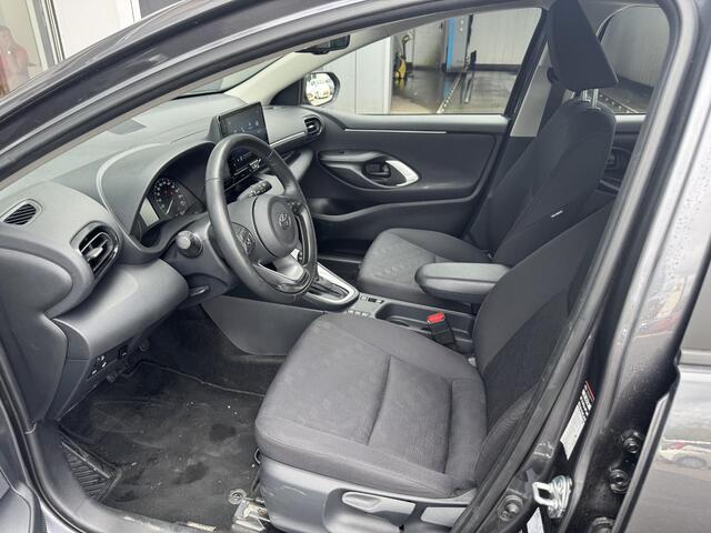 Toyota YARIS 1.5 Hybrid 115 Ative Plus Parkeersensoren voor + achter, Stoelverwarming & Stuurwiel verwarmd, Apple Carplay en/of Android auto navigatie, Adaptieve cruise control